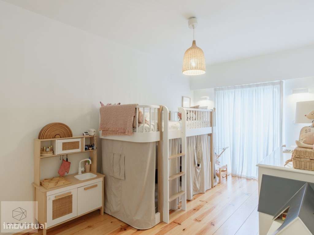 Apartamento T4 com garagem e terraço em Belem-38