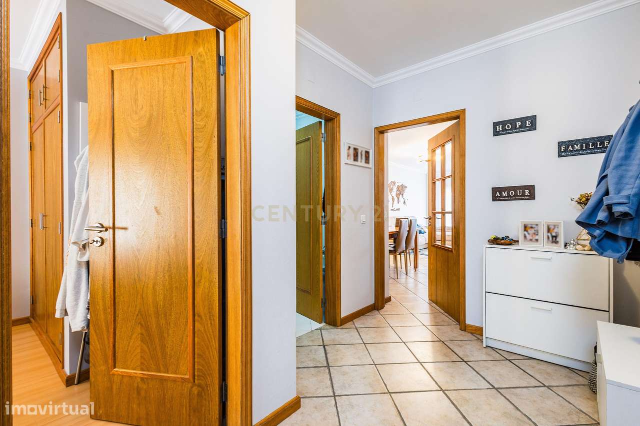 T2 na Nazaré com boas áreas e lugar de garagem-11