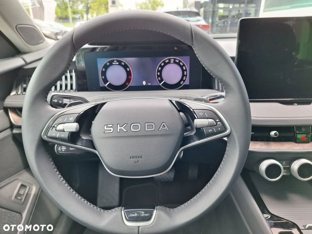 Škoda Superb Combi L&K 2,0 TSI 195 kW 7-biegowa DSG 4x4