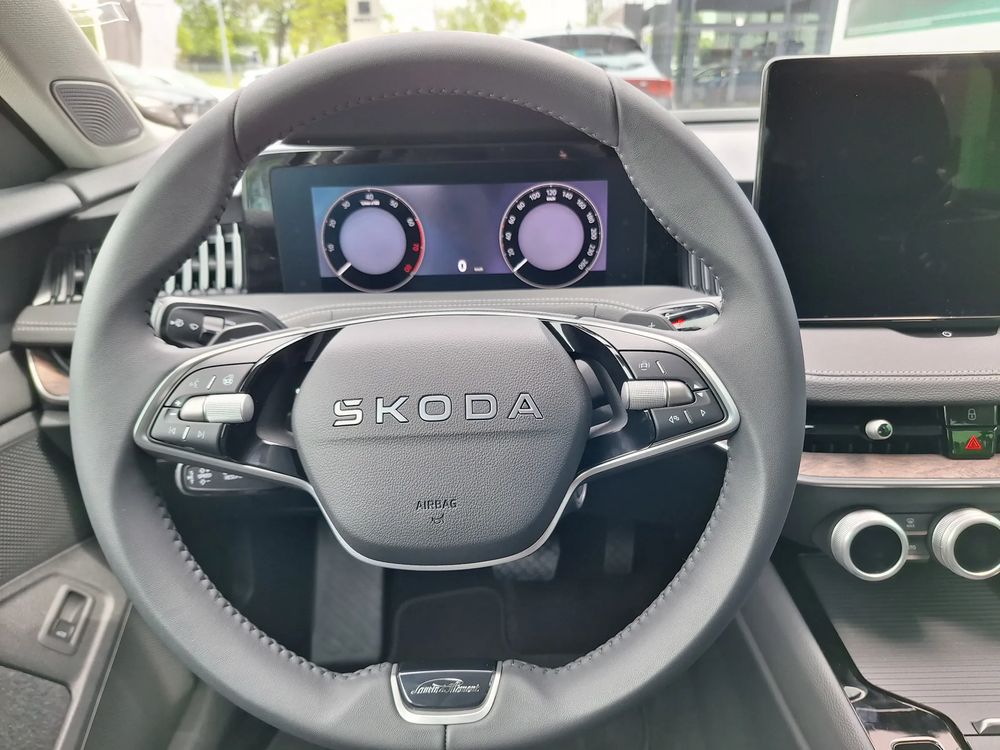 Škoda Superb Combi L&K 2,0 TSI 195 kW 7-biegowa DSG 4x4