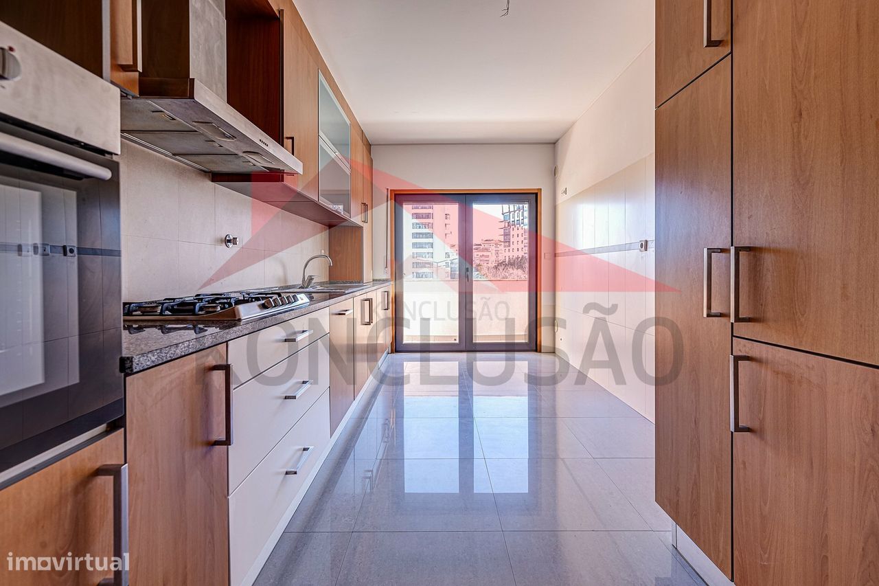 T3 Duplex, parqueamento 2 veículos