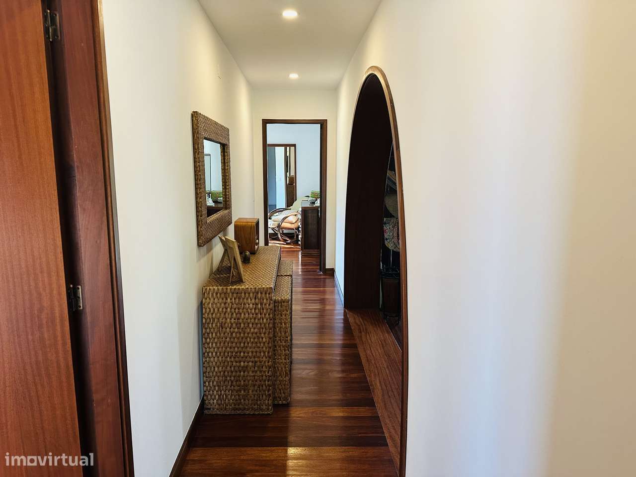 Moradia T4 de charme com grande jardim em zona tranquila-10