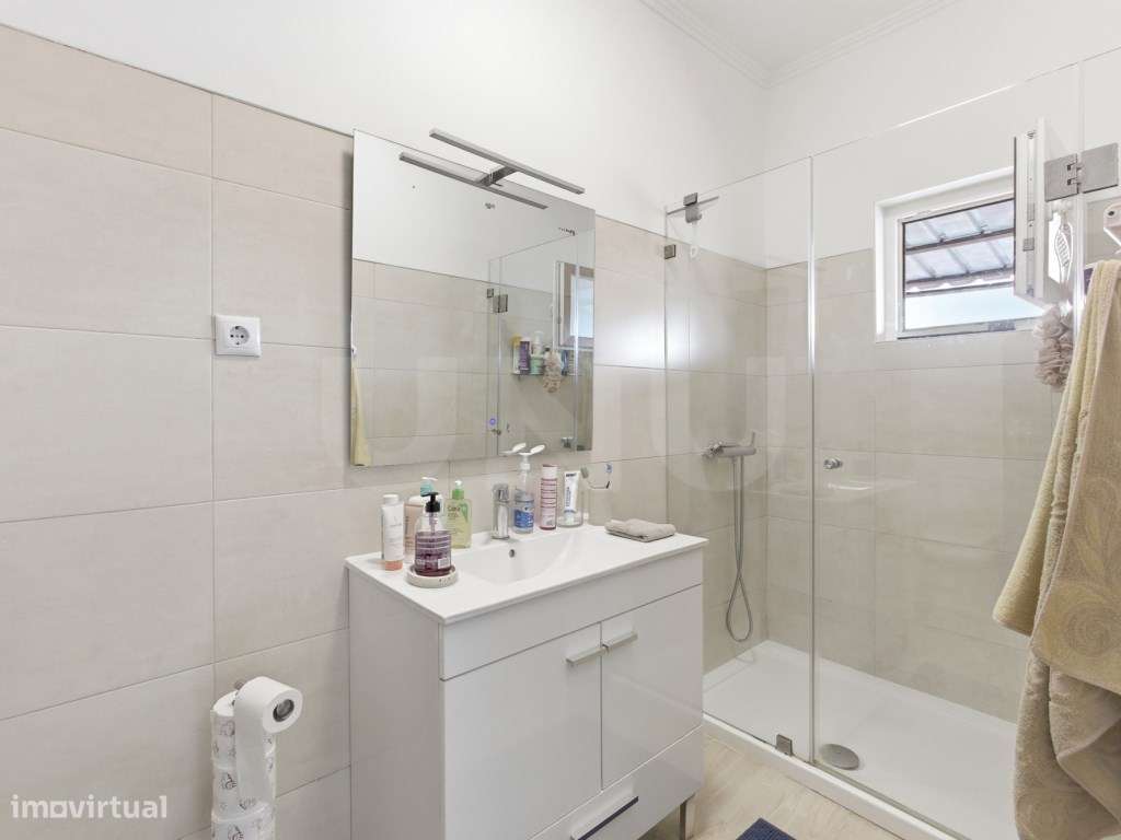 Prédio com 2 Apartamentos para venda em Matacães, Torres Vedras - Grande imagem: 4/44