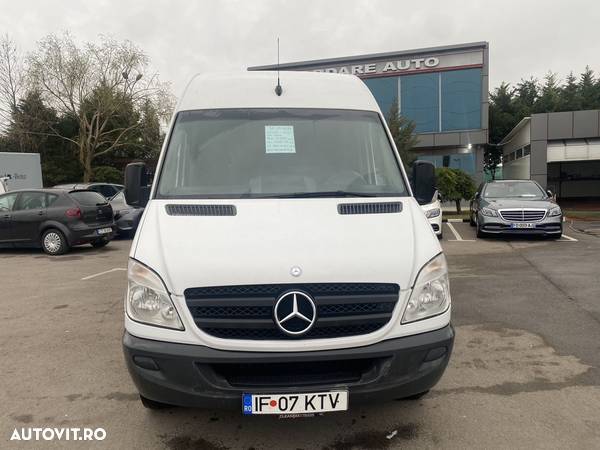 Mercedes-Benz Sprinter - 11