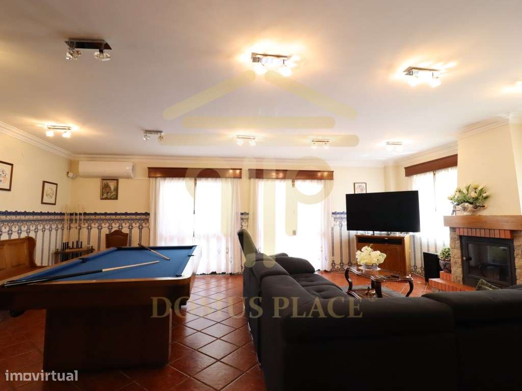 Moradia com Cave, Piscina e Terreno de 1878m² - Lavra
Vendida tota...-30