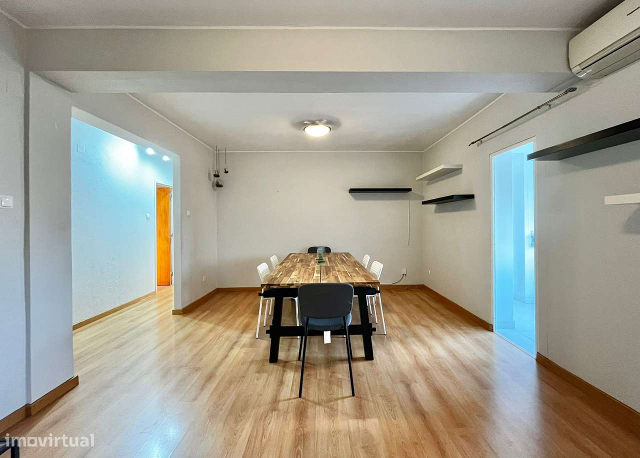 T3 - Equipado / Mobilado - Vale da Amoreira - Grande imagem: 2/11