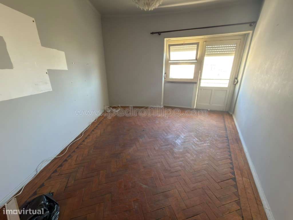Apartamento no centro de Sesimbra para remodelação-7