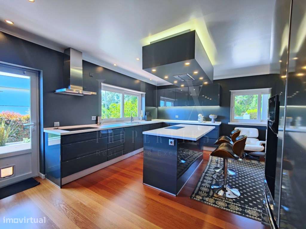 MORADIA DE LUXO NO CENTRO DO ESTORIL-15
