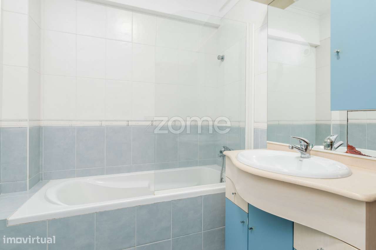 Apartamento T2 em Paivas, Amora-10