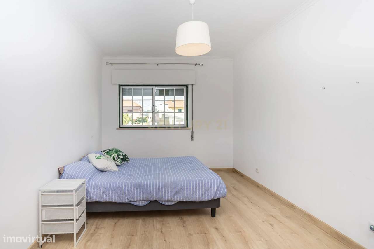 Moradia T3 c/Garagem 4 Viaturas - Foros de Amora-29