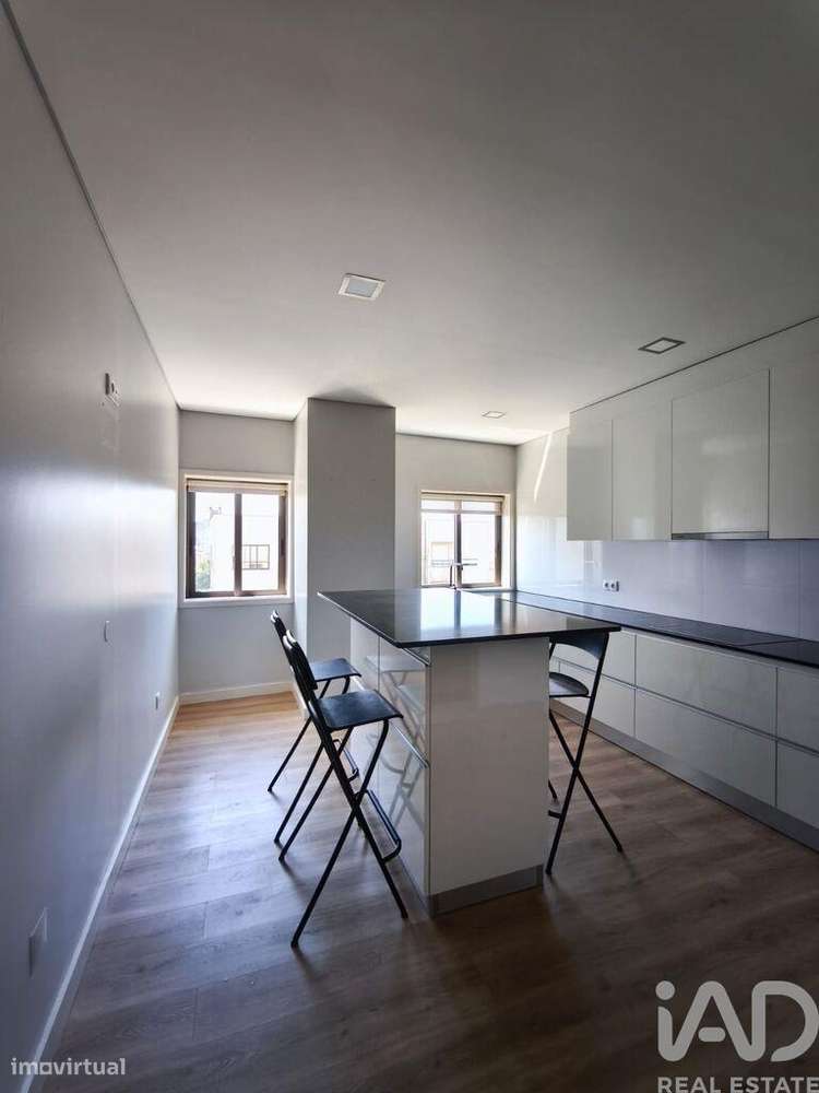 Duplex T4 em Pedroso e Seixezelo de 254 m2 - Grande imagem: 4/32