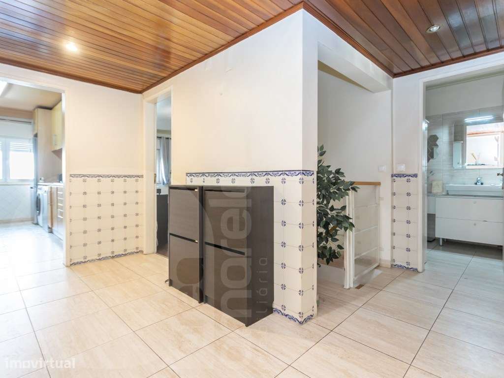 APARTAMENTO T3 DUPLEX INVERTIDO COM GARAGEM FECHADA UMA RARIDADE NO... - Grande imagem: 3/18