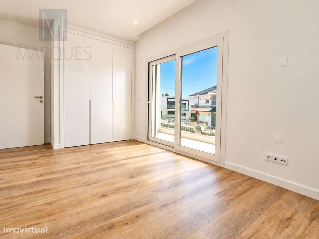 Moradia V4 com Garagem, Piscina e Jardim em Vale de Milhaços - Corr...-33
