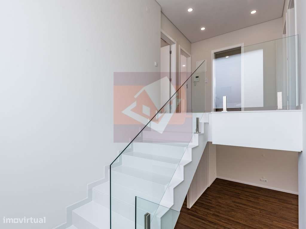 Moradia V5 nova no Bairro do Trigache em Famões-15