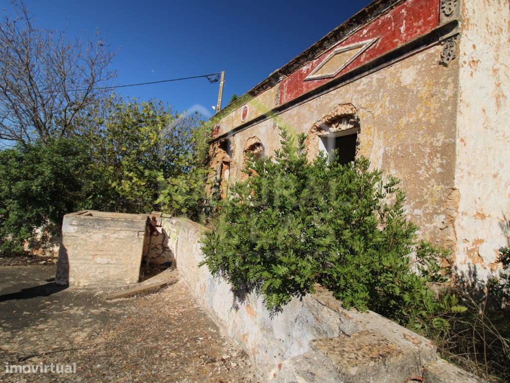 Terreno com Ruína e Vista Mar Panorâmica em São Sebastião, Loulé - Grande imagem: 1/15