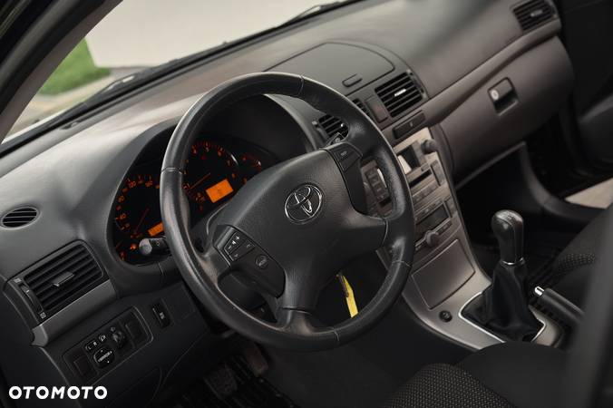 Toyota Avensis 1.8 VVT-i Combi - 29