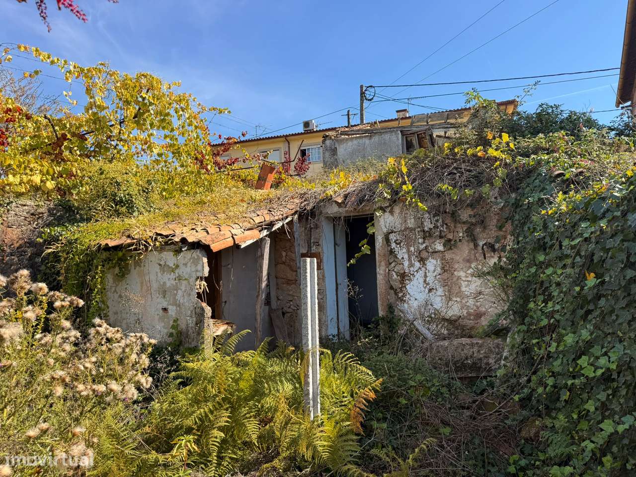 Moradia para restauro centro de vila verde-6