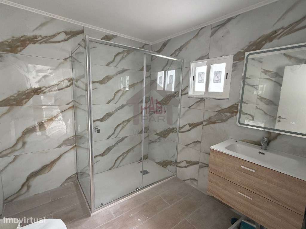 Excelente Moradia Renovada Centro Histórico de Salvaterra de Magos-7