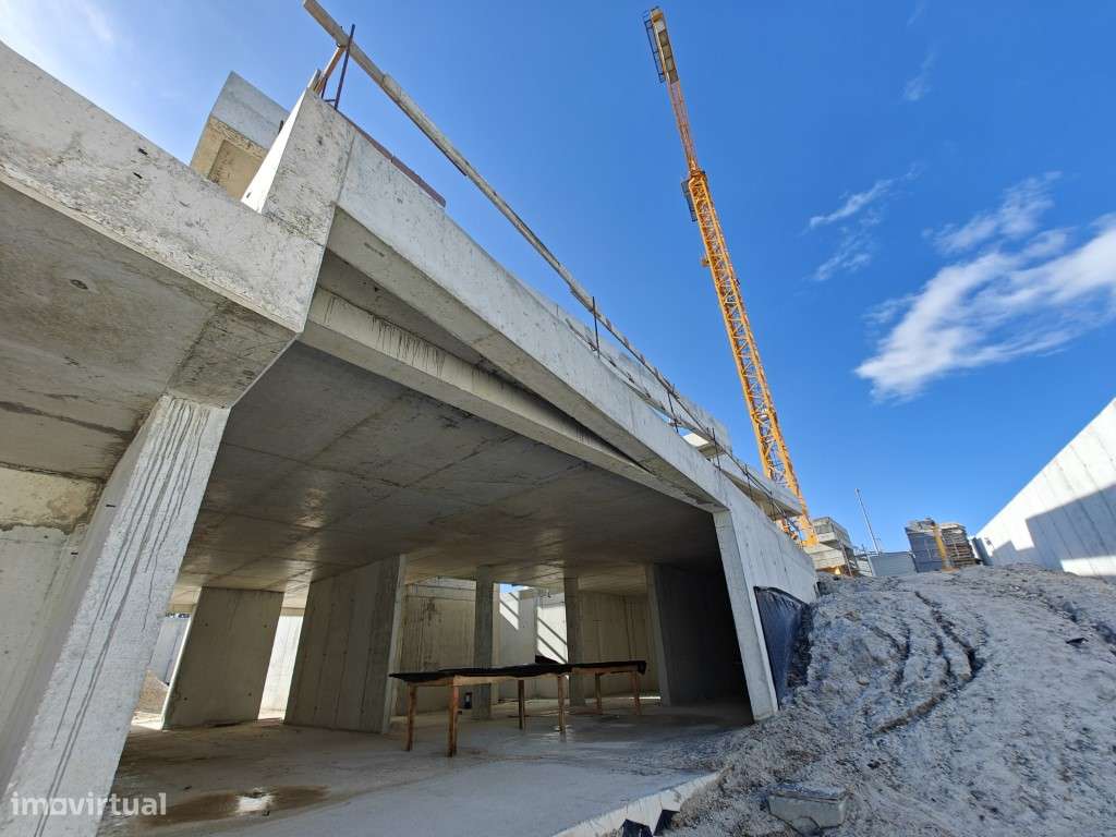 Lote com moradia iniciada junto aos campos de golfe e às praias-12