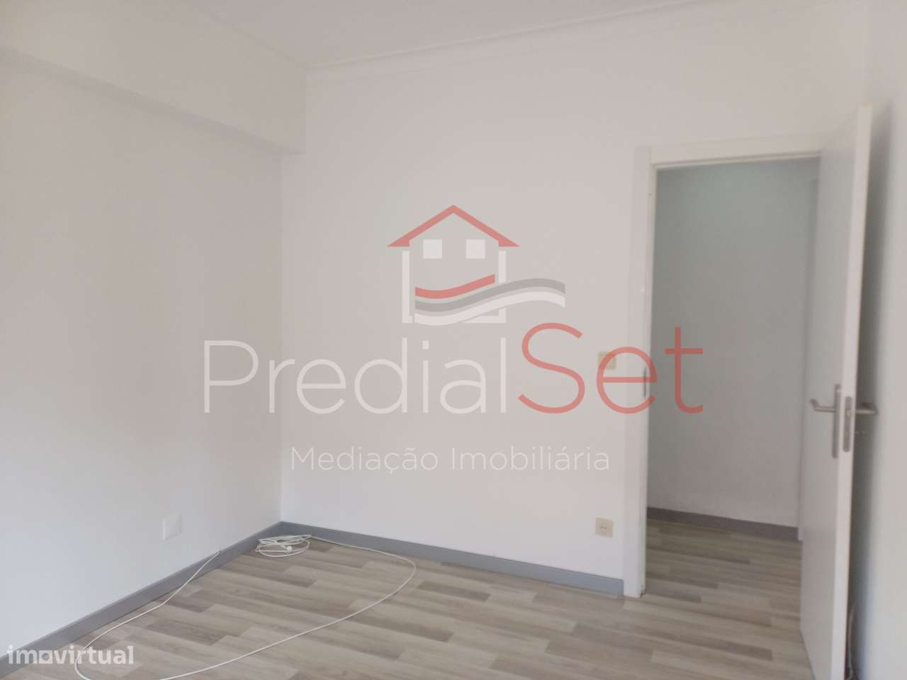 Apartamento T4  em Monte Belo Norte -Setúbal-26