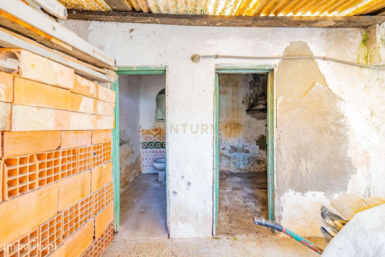 Moradia T3 com Quintal Amplo, Garagem e Anexo – Zona Tranquila da Moit-44