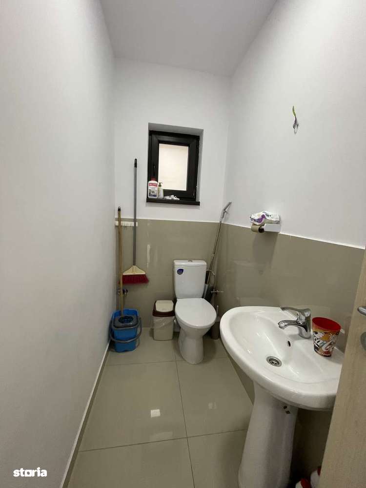 Spațiu comercial vizavi de stația de autobuz - Imagine principală: 5/10