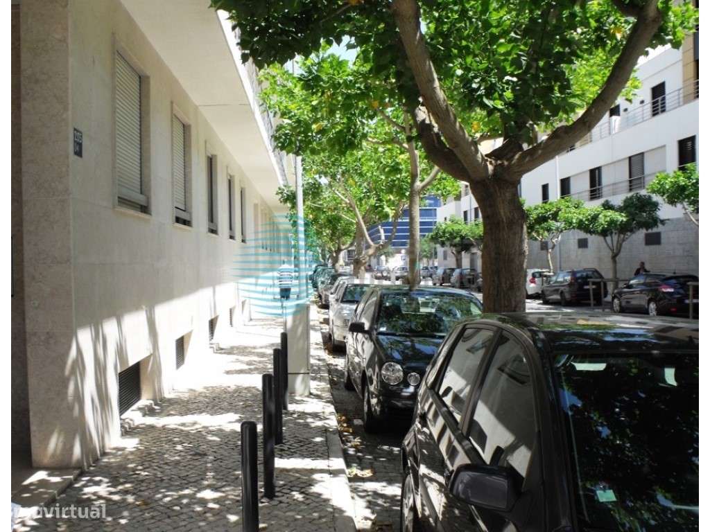 Apartamento T4, com 3 lugares de estacionamento, Parque das Nações-50
