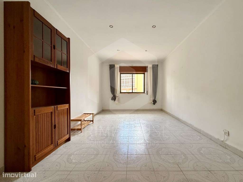 Apartamento T1 Rés do Chão no Seixal, Amora.-11
