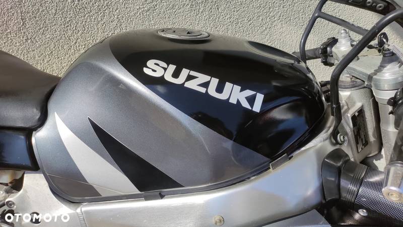 Suzuki GSX-R - 23