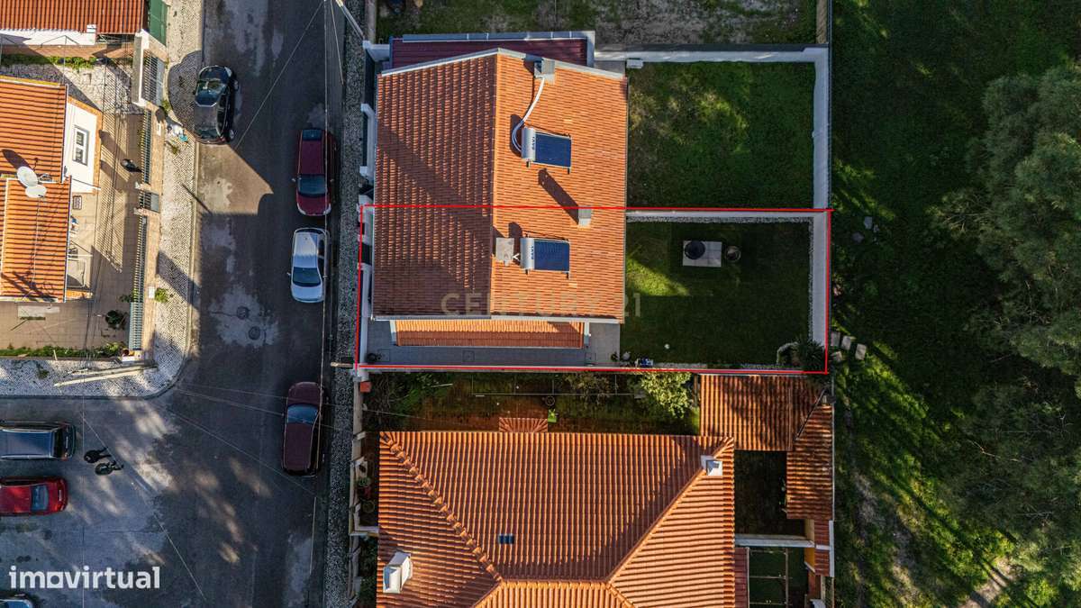 Moradia em Banda nova totalmente mobiliada – Quinta do Conde-0