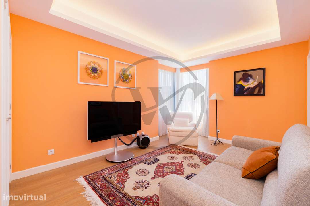 Moradia T5 Remodelada – Luxo no Resort Quinta da Penha Longa-12