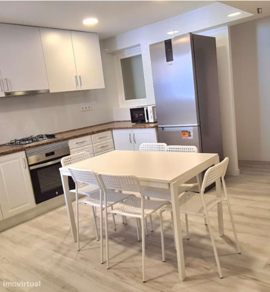 Quarto - localizado em Telheiras Lisbon - Grande imagem: 5/21