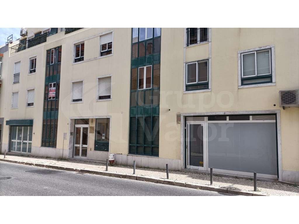 Lojas (2) com 260 m2, com 5 lugares de estacionamento coberto priva... - Grande imagem: 4/10