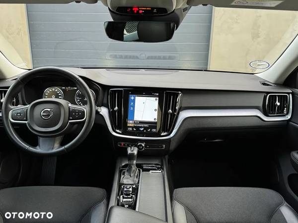 Volvo V60 D4 Geartronic Momentum - 32