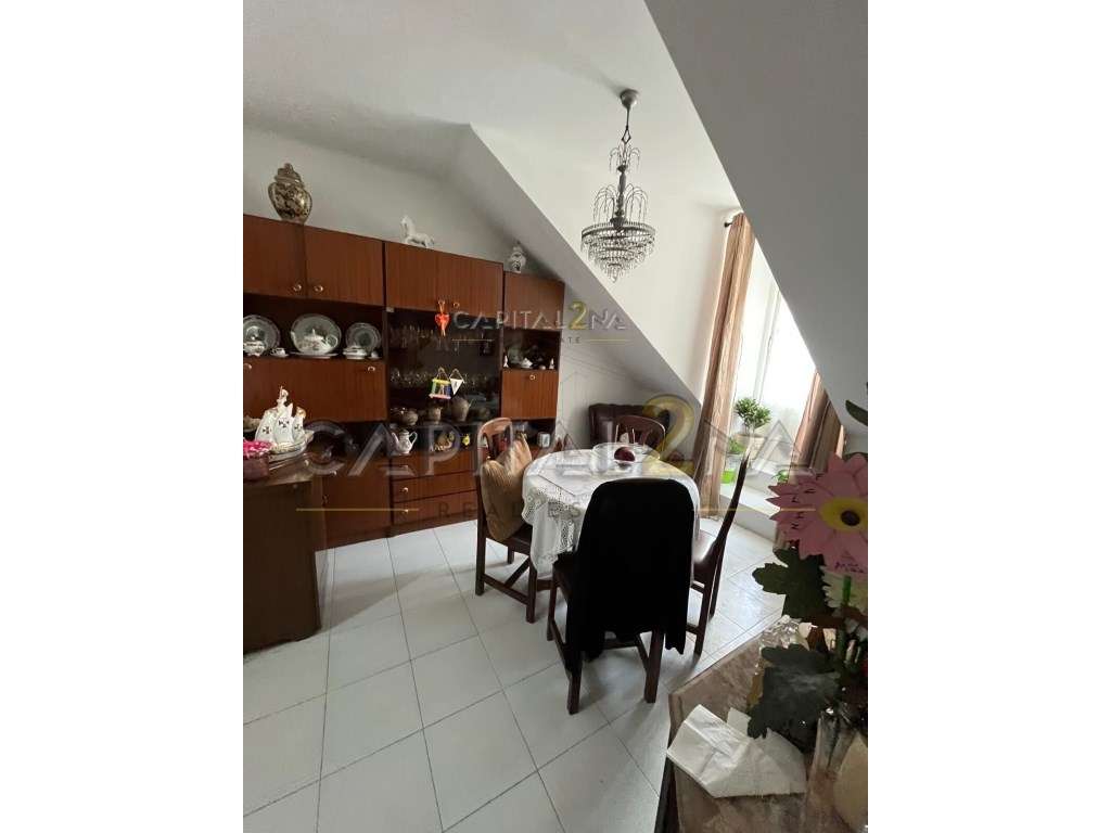 Prédio 4 Apartamentos T3 + Loja e ArmazémPrédio 4 Apartamentos T3 +...-35