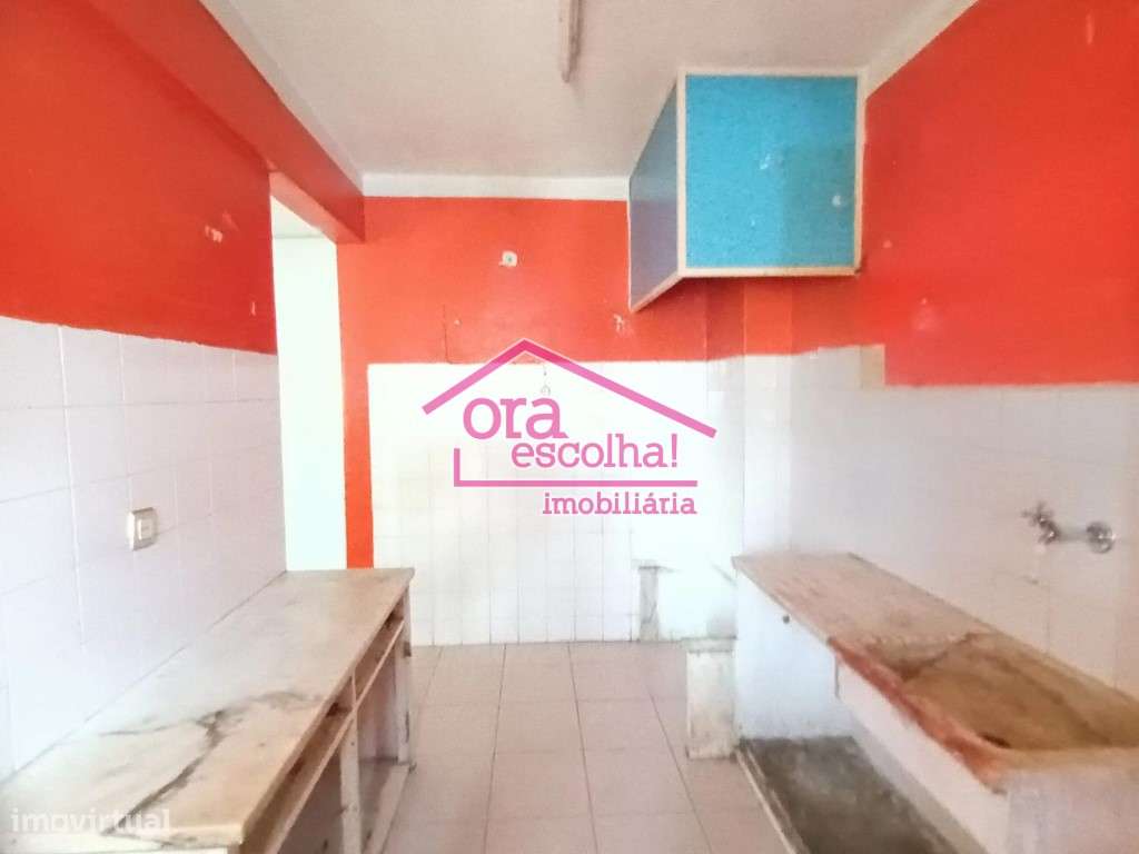 Apartamento T3 em Remodelação Total no Laranjeiro!-9