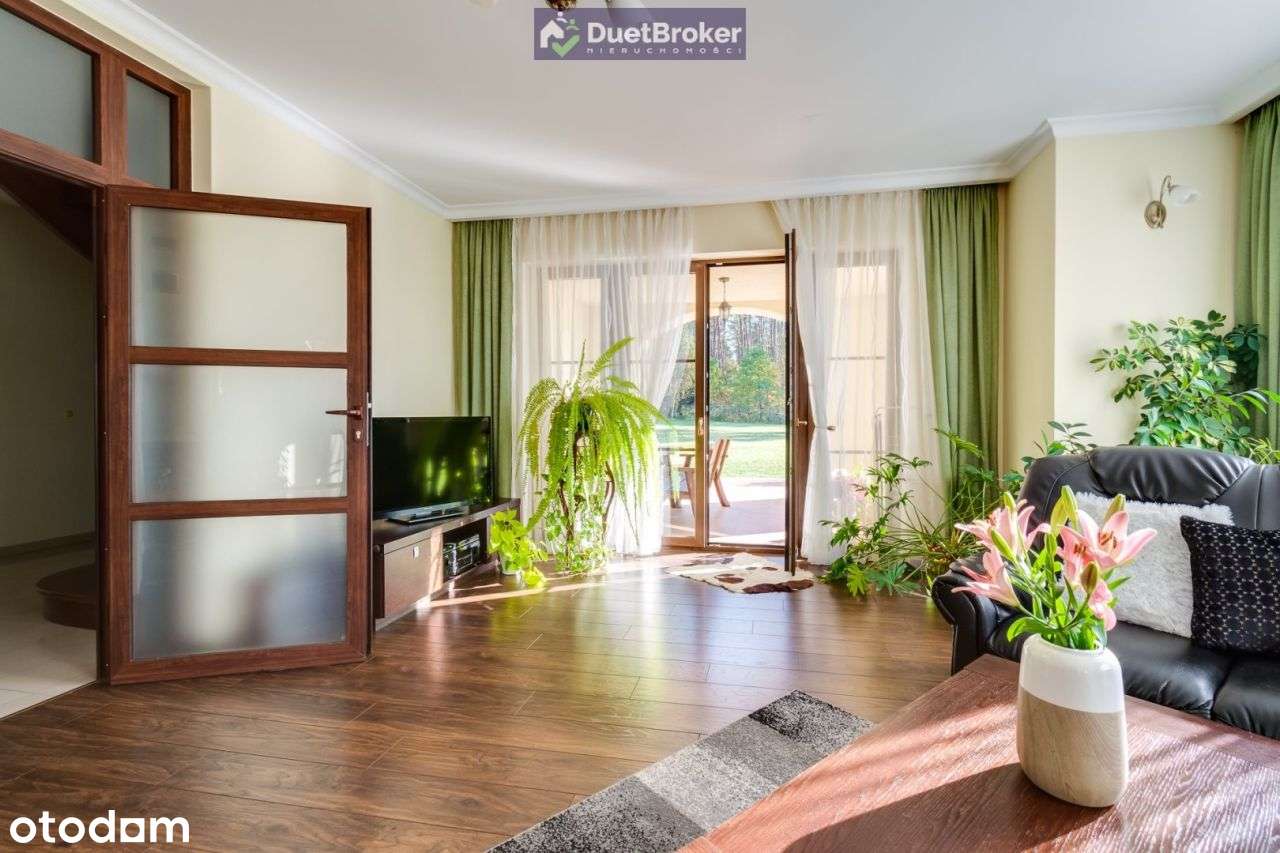 Rezydencja W Stylu Dworkowym-Brąswałd-Duża Działka-8