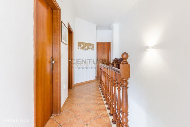 Quinta do Conde - Moradia Geminada de 4 assoalhadas com garagem-7