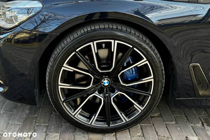 BMW Seria 7 750i xDrive - 37