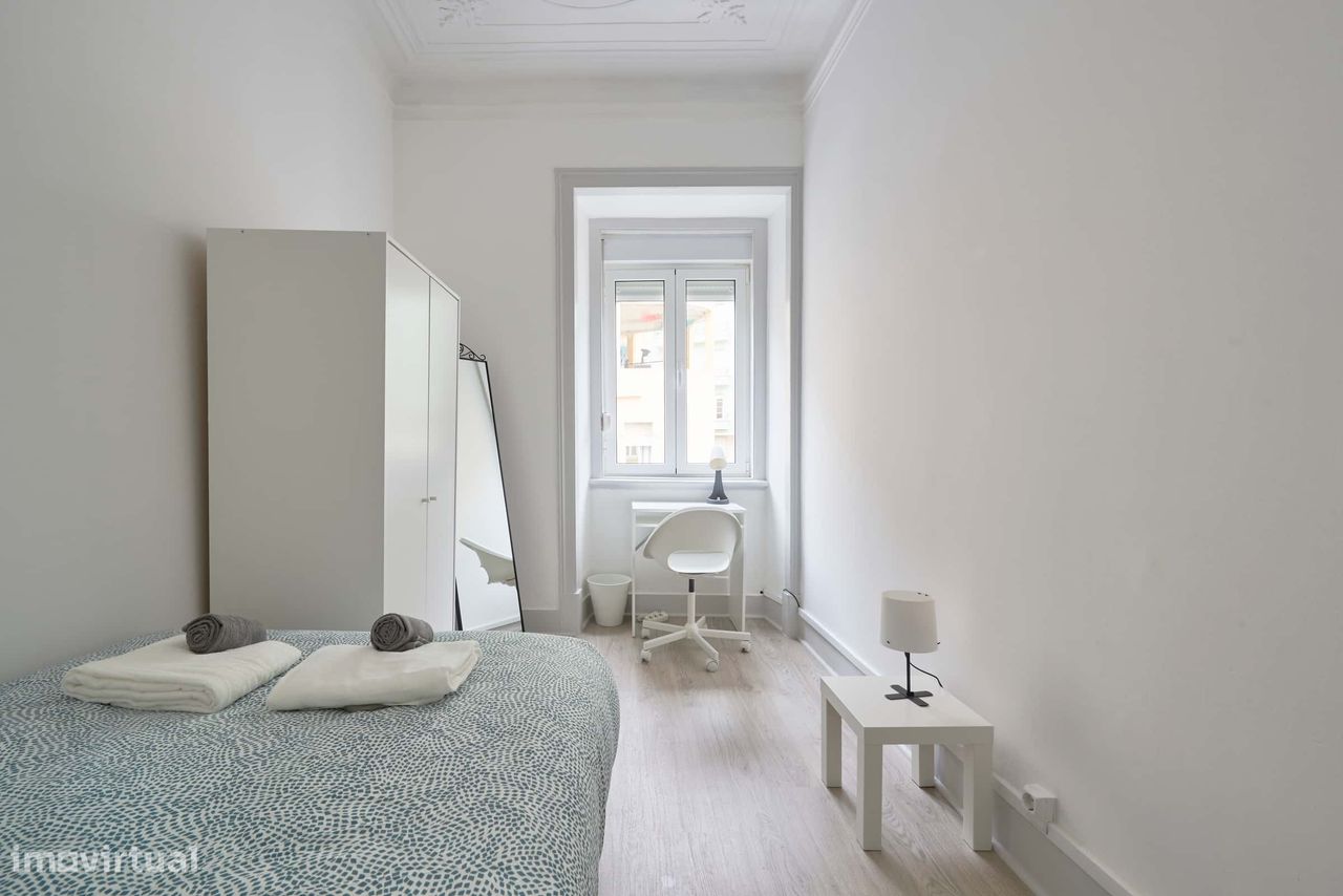 Luminous double bedroom with balcony in Arroios - Room 2