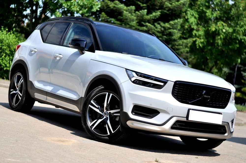Volvo XC40 B3 B DKG Ultra Black Edition 2022