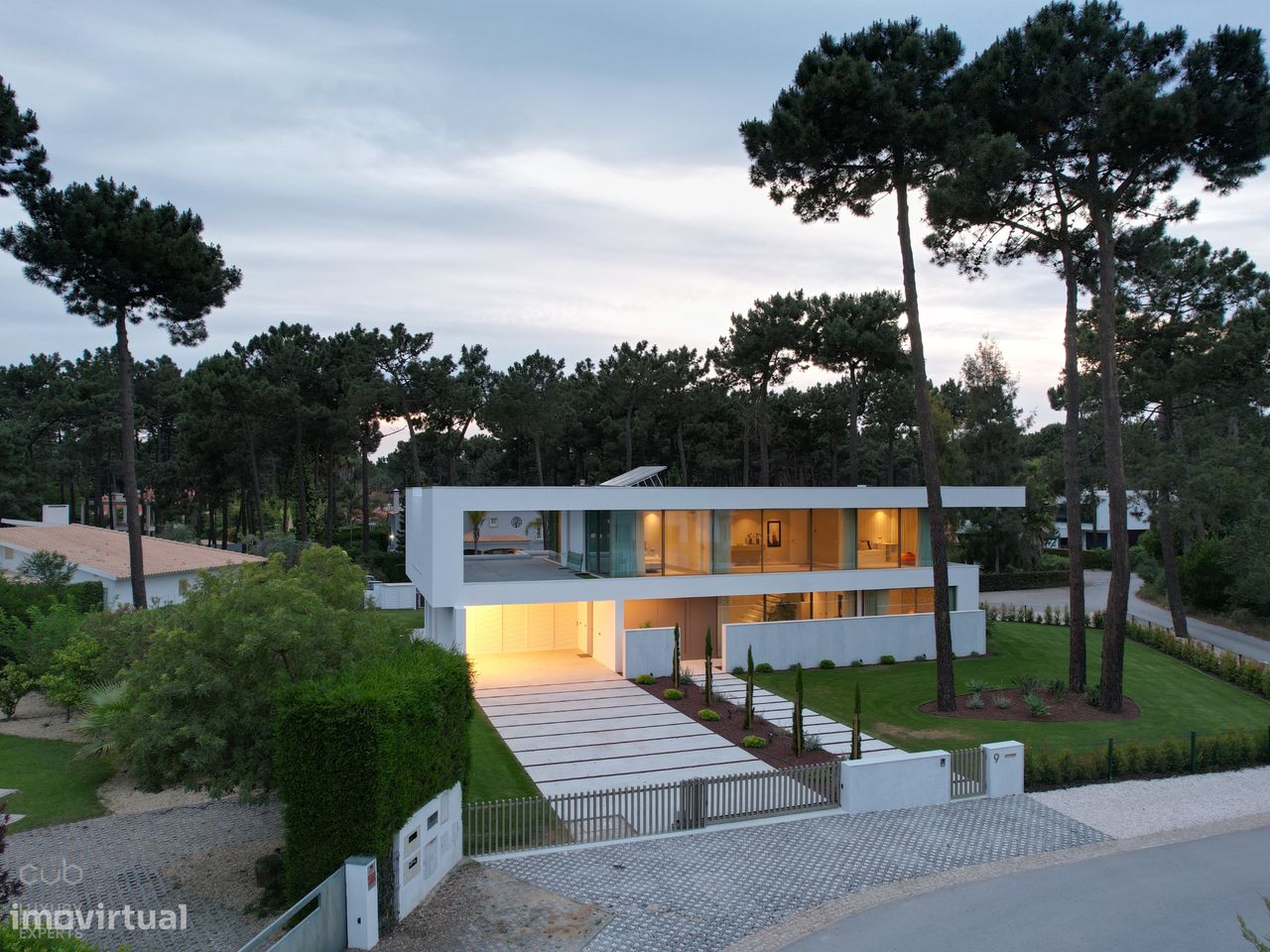 VILLA SAINT-TROPEZ _ Breathtaking brand new home at Aroeira
