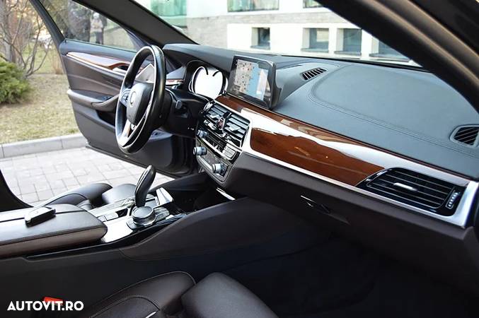 BMW Seria 5 530d xDrive Aut. Luxury Line - 30