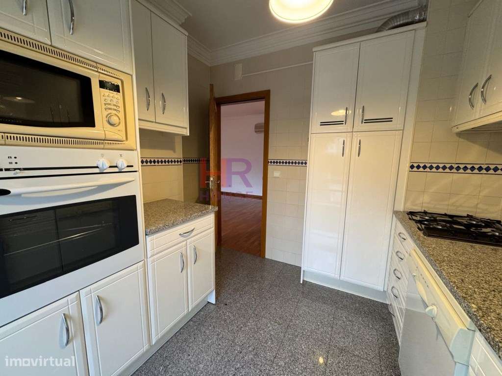 Apartamento T2 com garagem e arrecadação em Celas, Coimbra. Excelen...-8