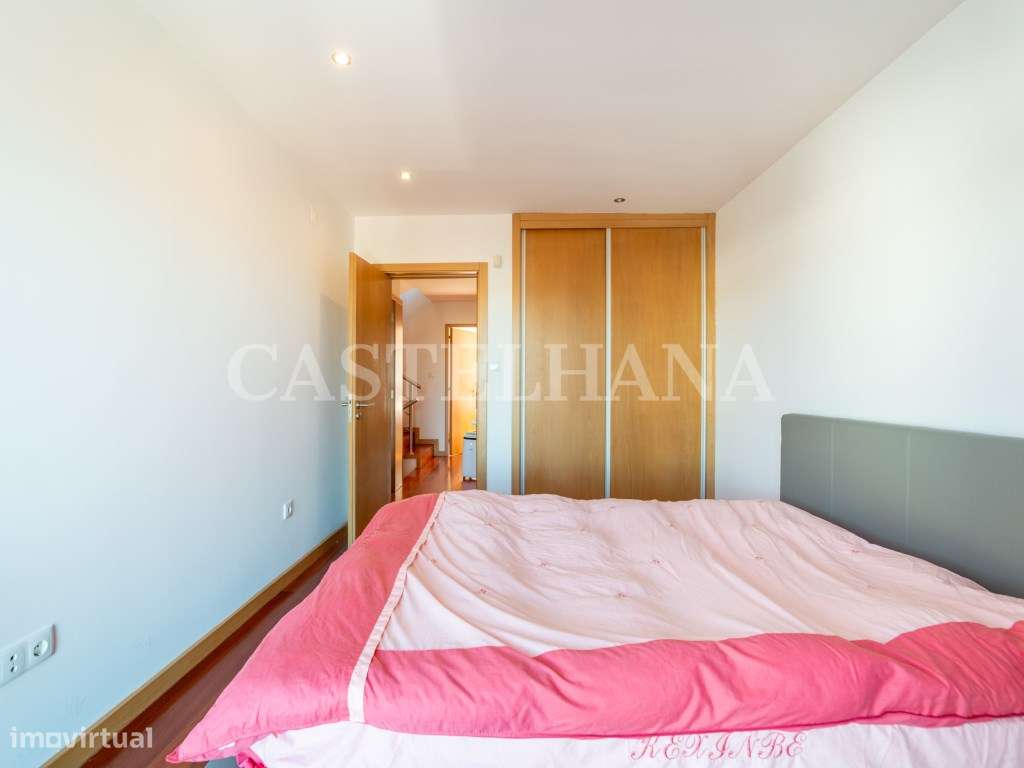 Moradia T4+1 com jardim, terraços e garagem privada, próxima a Mari...-29