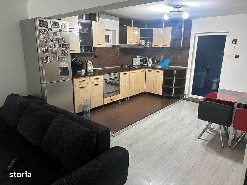 Propietar Vand Casa P+M 90mp zona centrala Palatul de Justitie - Imagine principală: 4/8