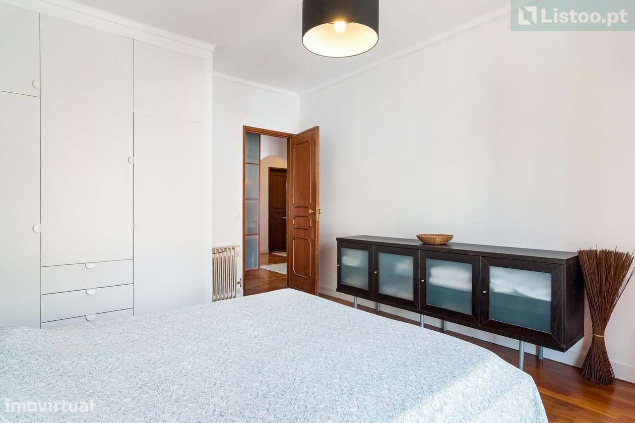 Apartamento T2+T1 com vista mar, no Monte Estoril-13