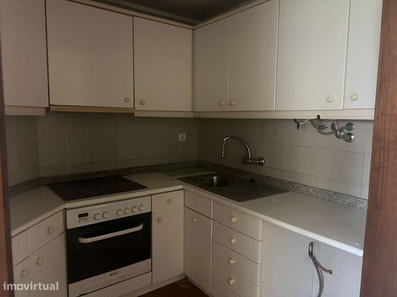 T2 semi cave sem mobila a 50 mts da praia - Grande imagem: 5/14