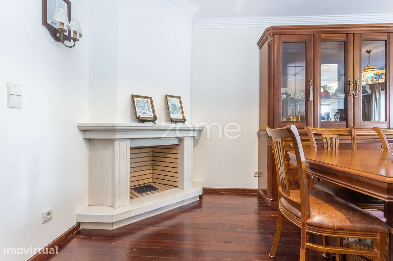 T3 com Lugar Estacionamento privado, perto Metro-24