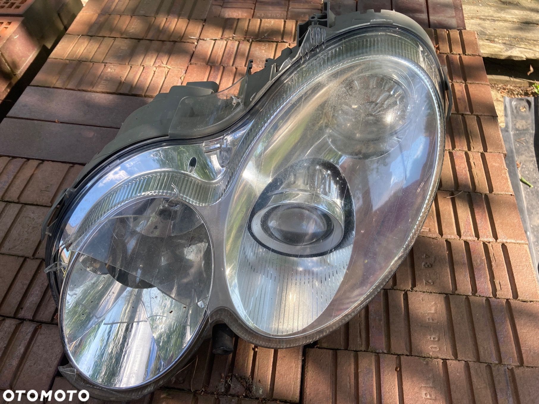 Lampa lewa Xenon Mercedes CLK W209 uszkodzona - 1